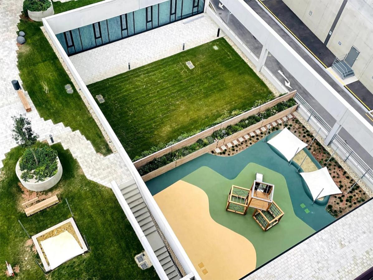 Sunrise Above Sky With Rooftop Pool Вена Экстерьер фото