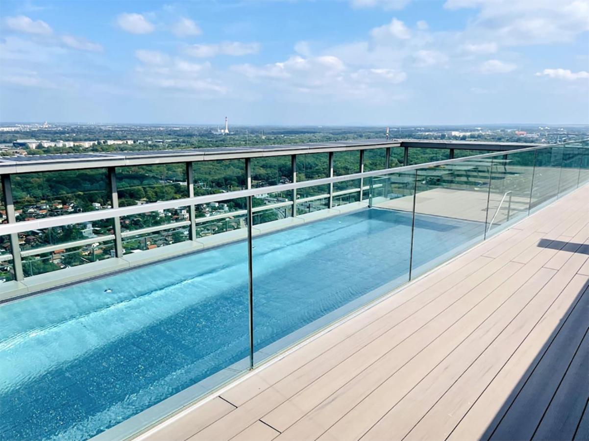 Sunrise Above Sky With Rooftop Pool Вена Экстерьер фото